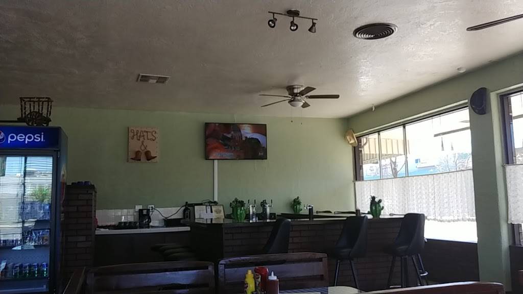 Hats And Boots | restaurant | 211 E Yosemite Ave, Manteca, CA 95336, USA | 2092396550 OR +1 209-239-6550