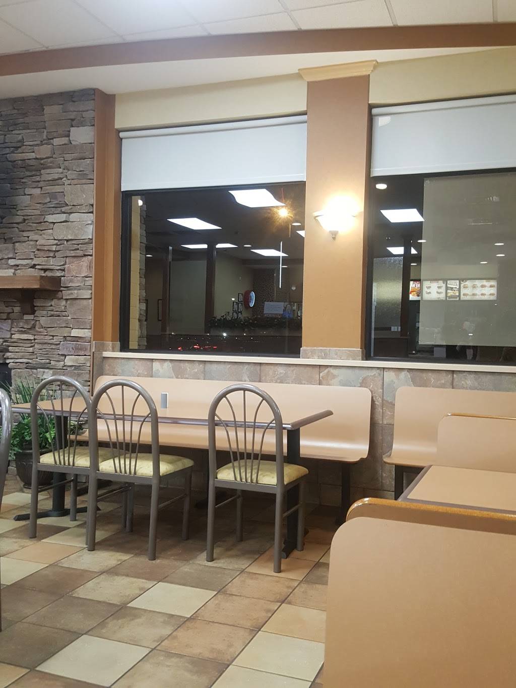 Jacks | restaurant | 14445 US-431, Guntersville, AL 35976, USA | 2564869399 OR +1 256-486-9399