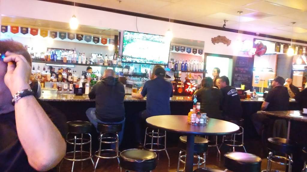 Chucks Place | restaurant | 1447 Historical Plaza Way, Manteca, CA 95336, USA | 2098236196 OR +1 209-823-6196