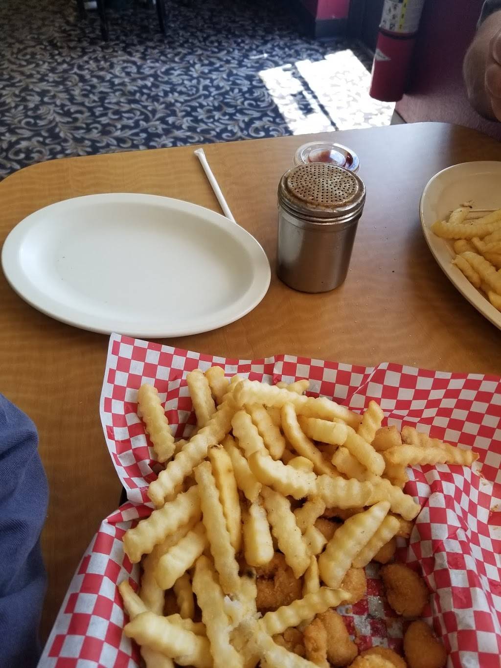 Double Clutch Cafe | cafe | 675 31st St, Evans, CO 80620, USA | 9705063330 OR +1 970-506-3330