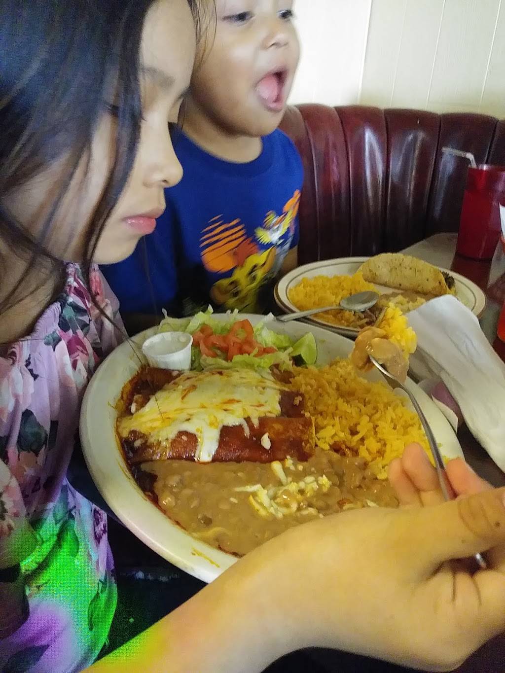 La Salsita Restaurant | restaurant | 1105 W Lincoln Ave, Milwaukee, WI 53215, USA | 4143842200 OR +1 414-384-2200