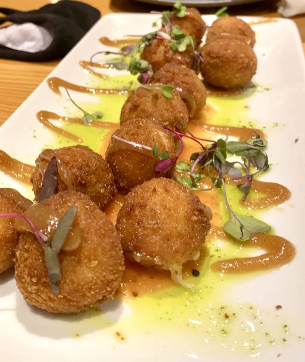 The Maroon Door | restaurant | 418 N Main St, Blacksburg, VA 24060, USA | 5406057418 OR +1 540-605-7418