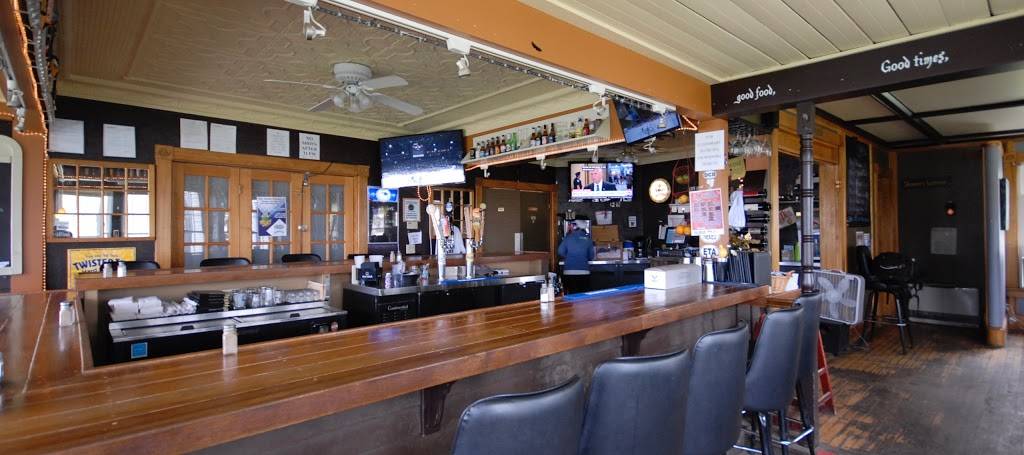 Tavern on the Hill | night club | 1724 E Main St, Newport, VT 05855, USA | 8023349006 OR +1 802-334-9006