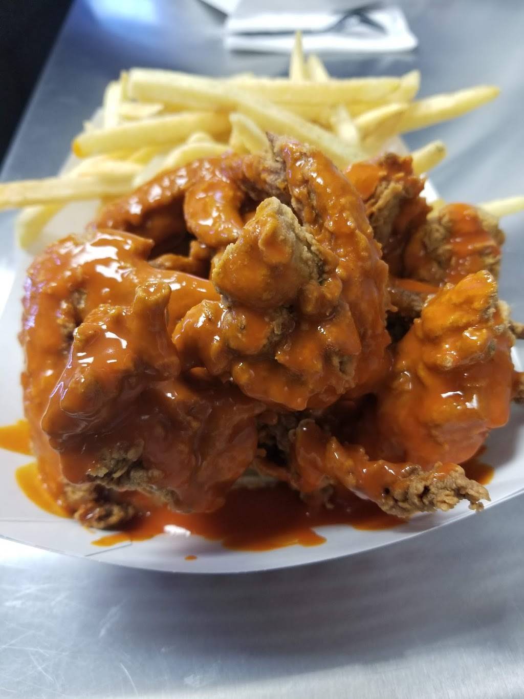 Chicagos Famous Fried Chicken & Fish | restaurant | 5588 North Fwy, Houston, TX 77076, USA | 8323892344 OR +1 832-389-2344