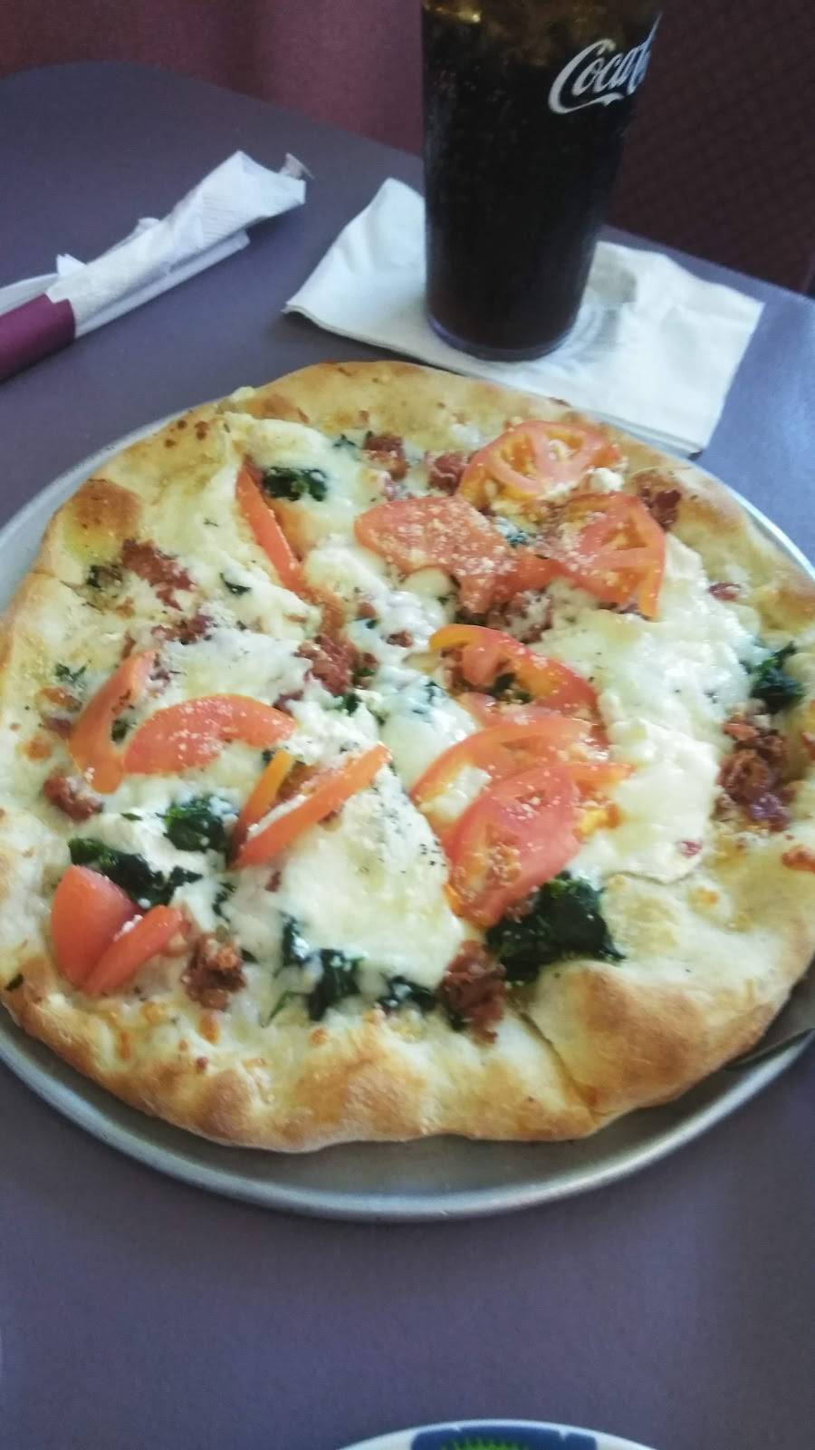 Dominico Italian Restaurant and Pizzeria | restaurant | 19 Luray Shopping Ctr, Luray, VA 22835, USA | 5407432555 OR +1 540-743-2555