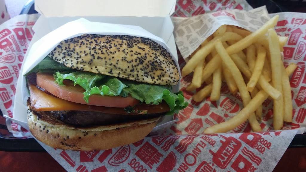 Jack in the Box | restaurant | 500 E 4th St, Perris, CA 92570, USA | 9519432600 OR +1 951-943-2600