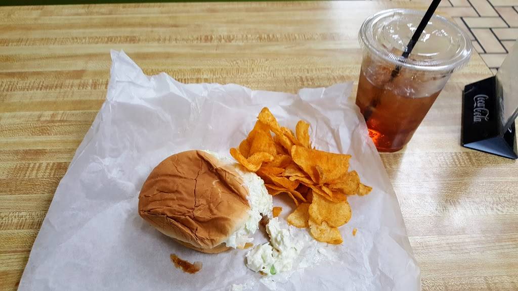 Melvins Hamburgers & Hot Dogs | restaurant | 133 W Broad St, Elizabethtown, NC 28337, USA | 9108622763 OR +1 910-862-2763