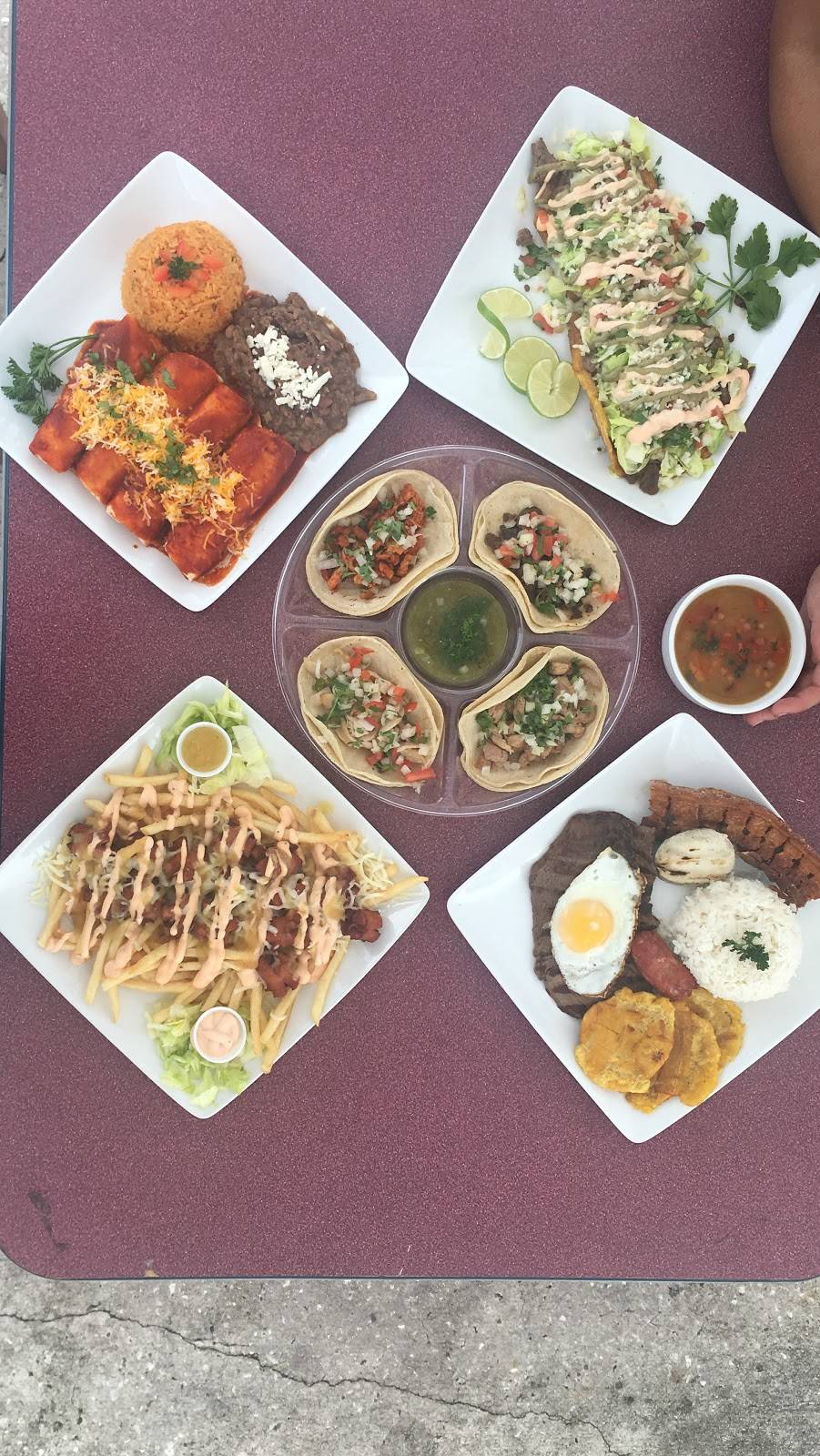 La Cocina de Cris | restaurant | 2104 E Brandon Blvd, Valrico, FL 33594, USA | 8136524233 OR +1 813-652-4233