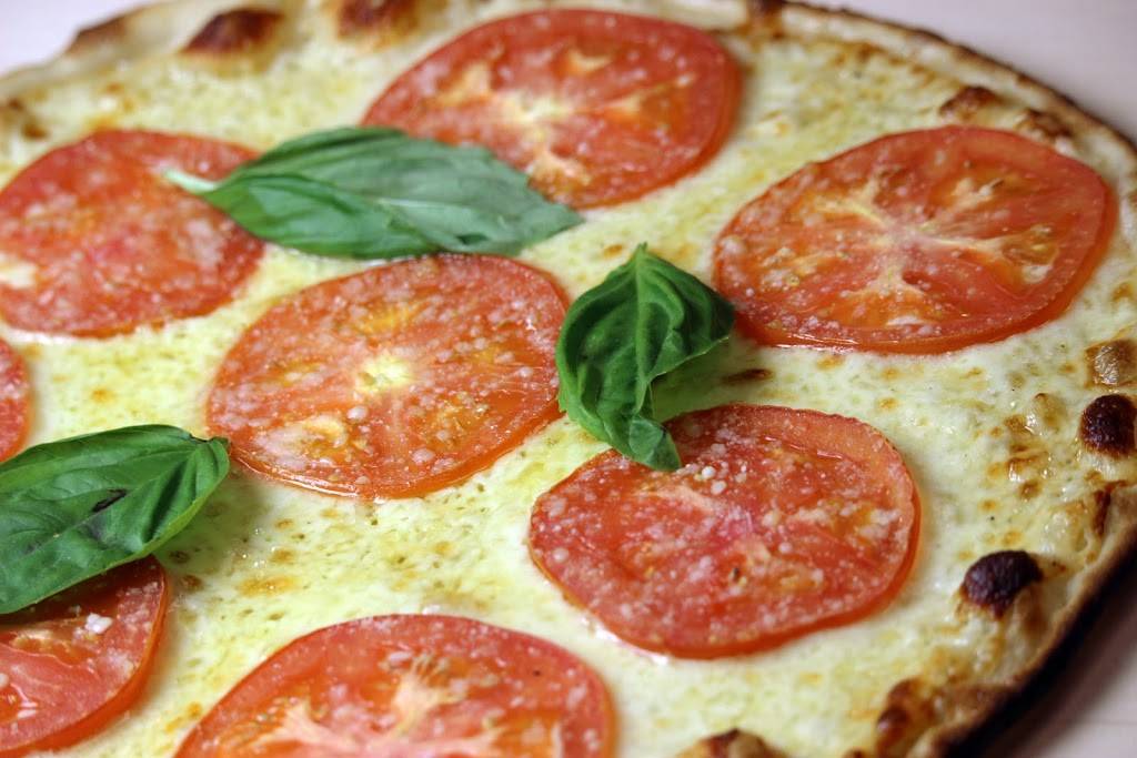 Sauced at Kinsmen | restaurant | 409 Canal St, Milldale, CT 06467, USA | 8606373343 OR +1 860-637-3343