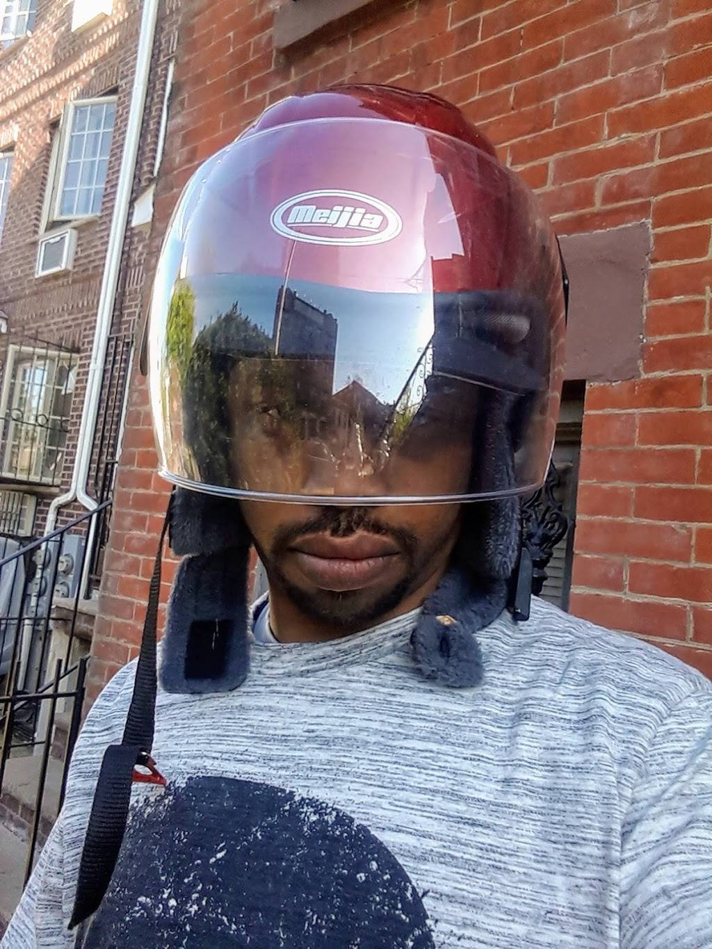 Crown Fried Chicken | meal delivery | 229 Malcolm X Blvd, Brooklyn, NY 11233, USA | 7184552100 OR +1 718-455-2100