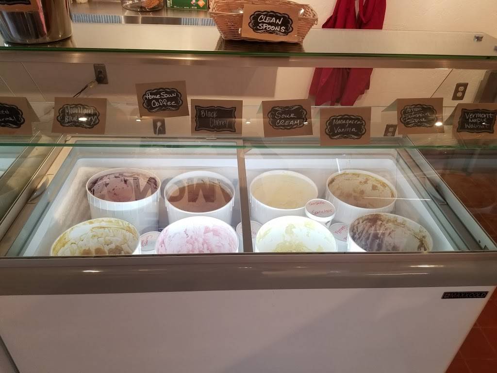 Carrs Drive In | restaurant | 6533 Covey Rd, Forestville, CA 95436, USA | 7078877053 OR +1 707-887-7053