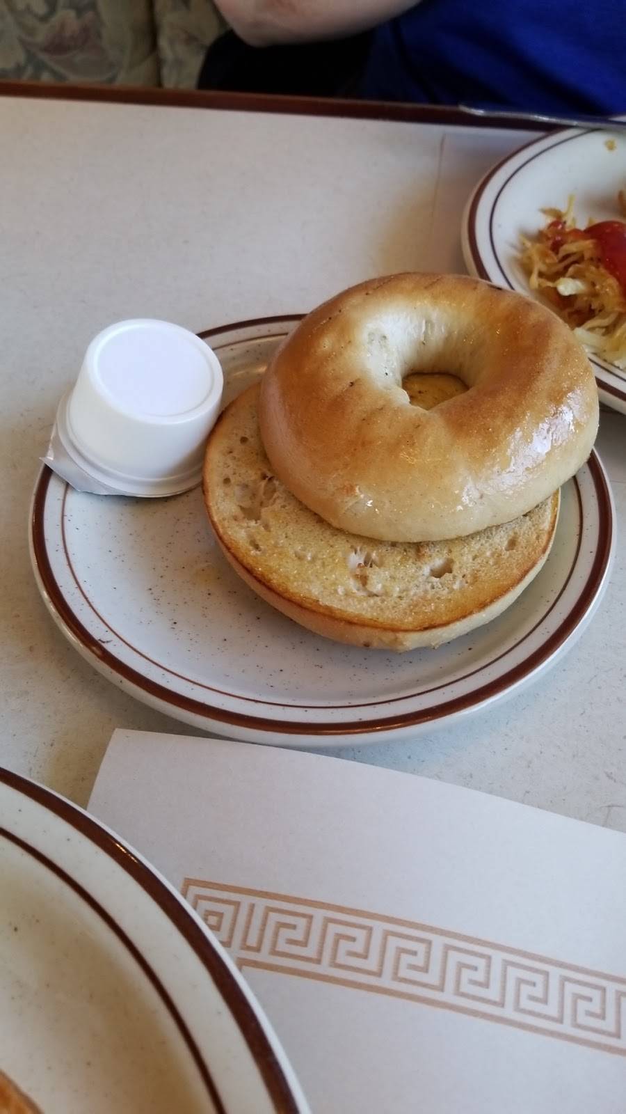 Golden Flame Family Restaurant | restaurant | 2604 Custer St, Manitowoc, WI 54220, USA | 9206820880 OR +1 920-682-0880