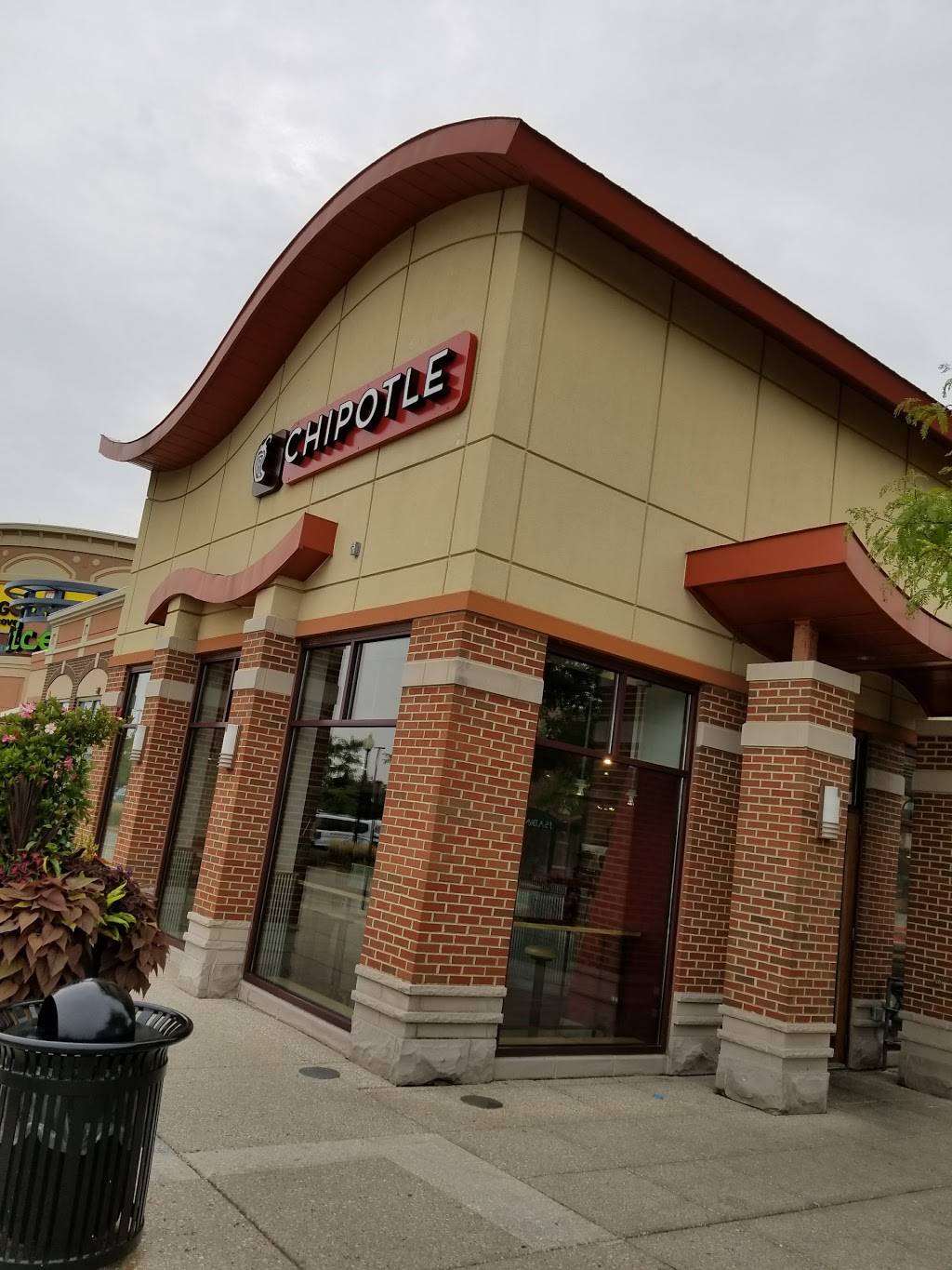 Chipotle Mexican Grill | restaurant | 601 N Martingale Rd #330, Schaumburg, IL 60173, USA | 8475178670 OR +1 847-517-8670