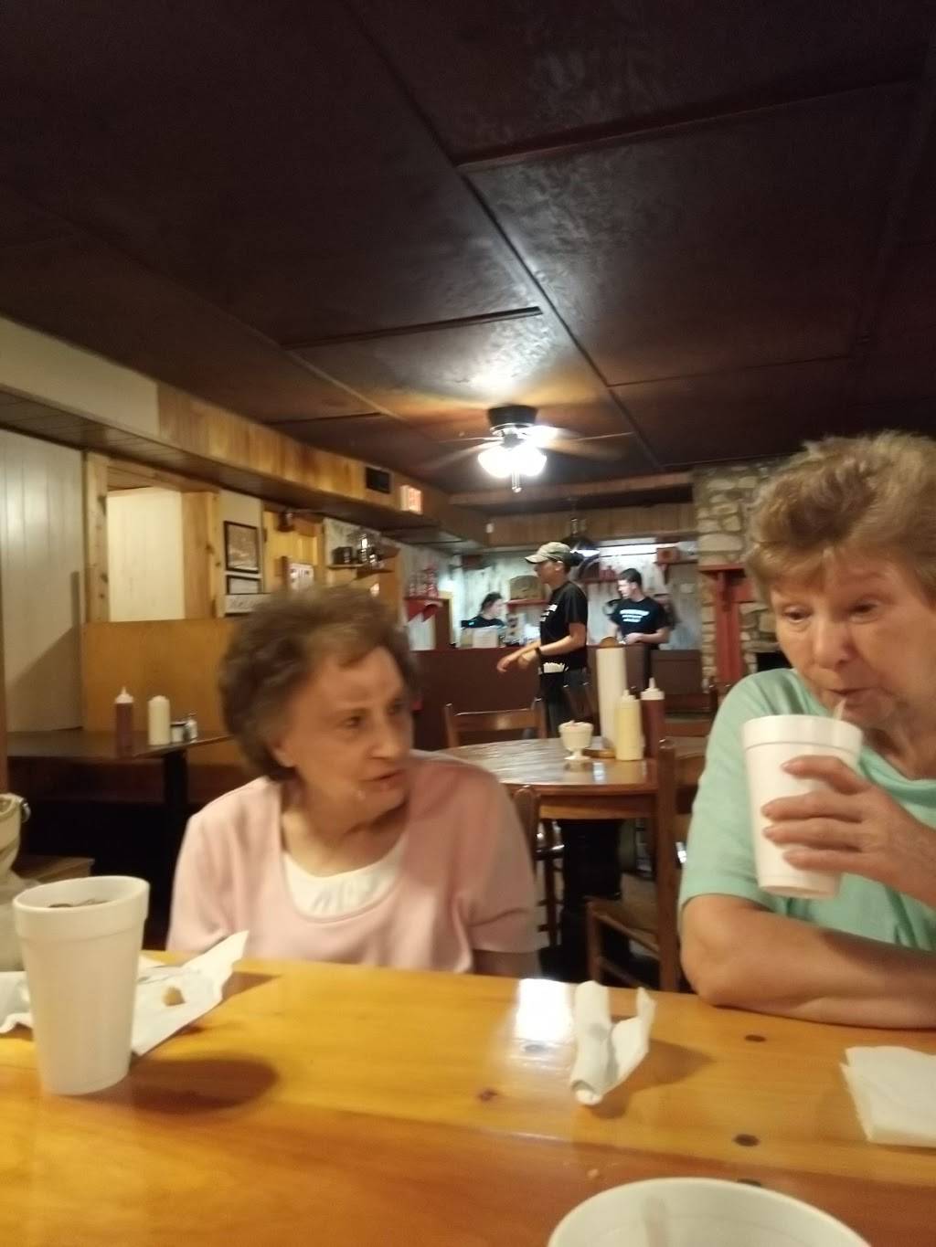 Wagon Wheel Fish Camp | restaurant | 9260, 115 Wagon Wheel Rd, Cowpens, SC 29330, USA | 8644636531 OR +1 864-463-6531