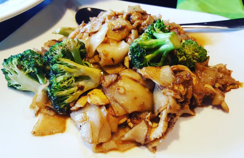 Bai Tong Restaurant | restaurant | 16876 Southcenter Pkwy, Tukwila, WA 98188, USA | 2065753366 OR +1 206-575-3366