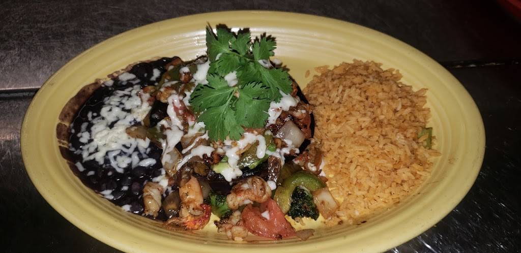 Santiagos Mexican Restaurant | restaurant | 24 Calendar Avenue, La Grange, IL 60525, USA | 7083540700 OR +1 708-354-0700