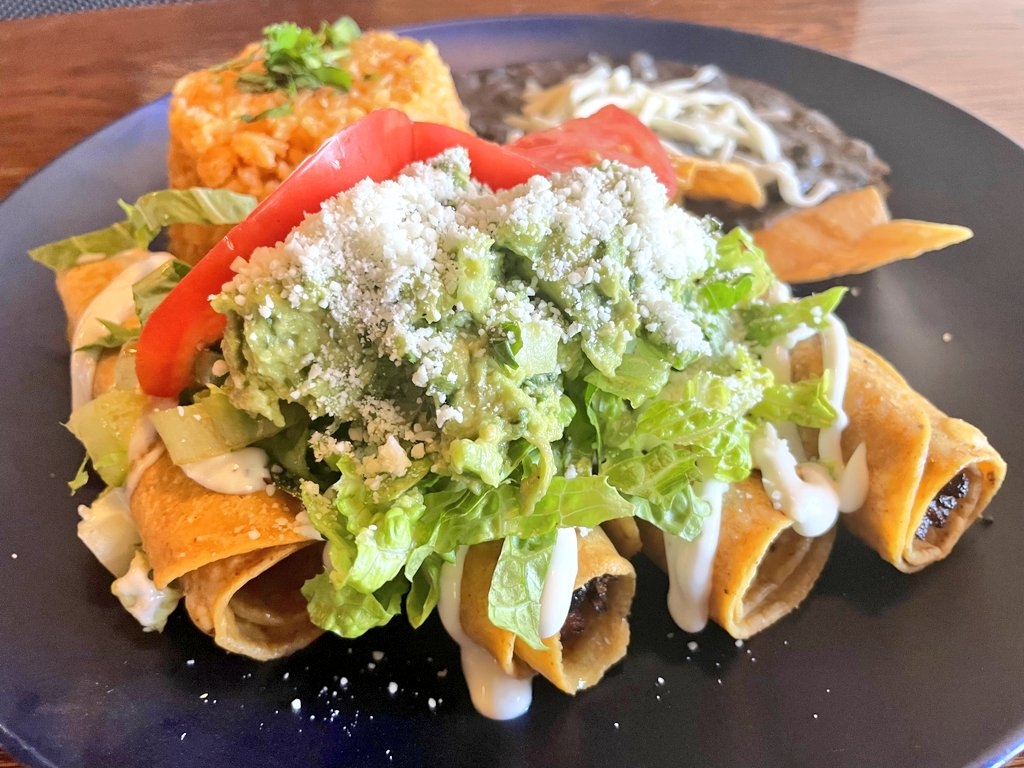 Aztec Daves Cantina | meal takeaway | 1143 N California Ave, Chicago, IL 60622, USA | 7737998644 OR +1 773-799-8644