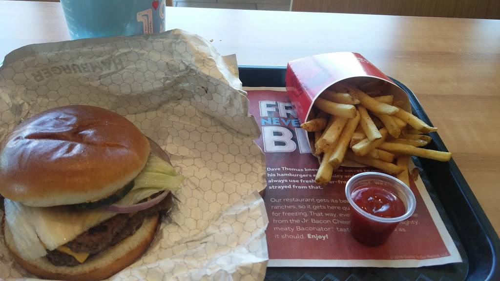 Wendys | restaurant | 2312 N Ashland Ave, Chicago, IL 60614, USA | 7733277398 OR +1 773-327-7398