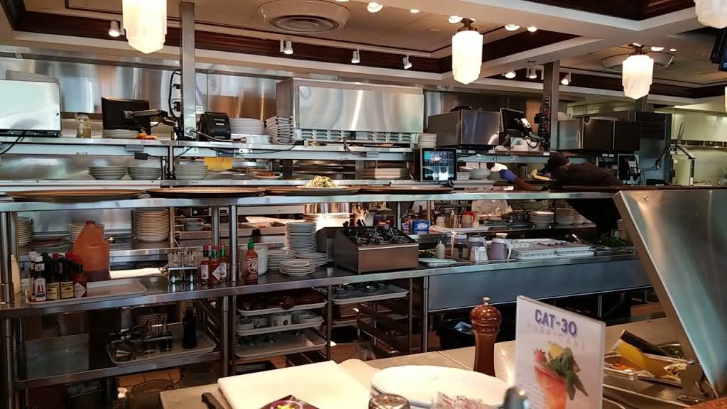 Pappadeaux Seafood Kitchen | restaurant | 1001 Avenida De Las Americas, Houston, TX 77010, USA | 7136545077 OR +1 713-654-5077