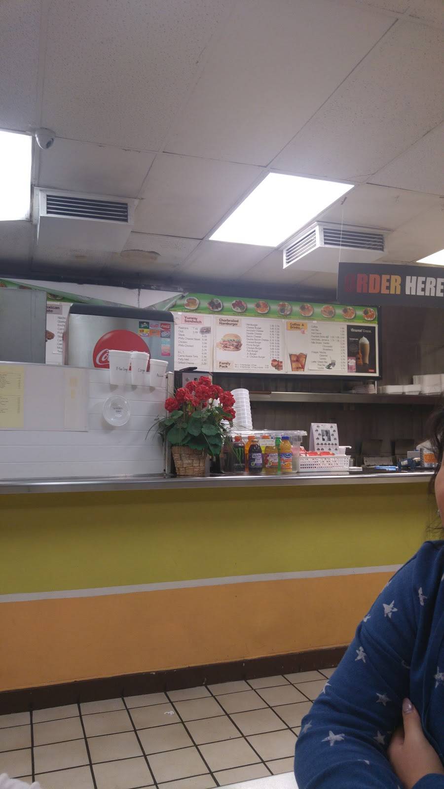 Primo Burgers | restaurant | 8205 Garfield Ave # K, Bell Gardens, CA 90201, USA | 5629287994 OR +1 562-928-7994