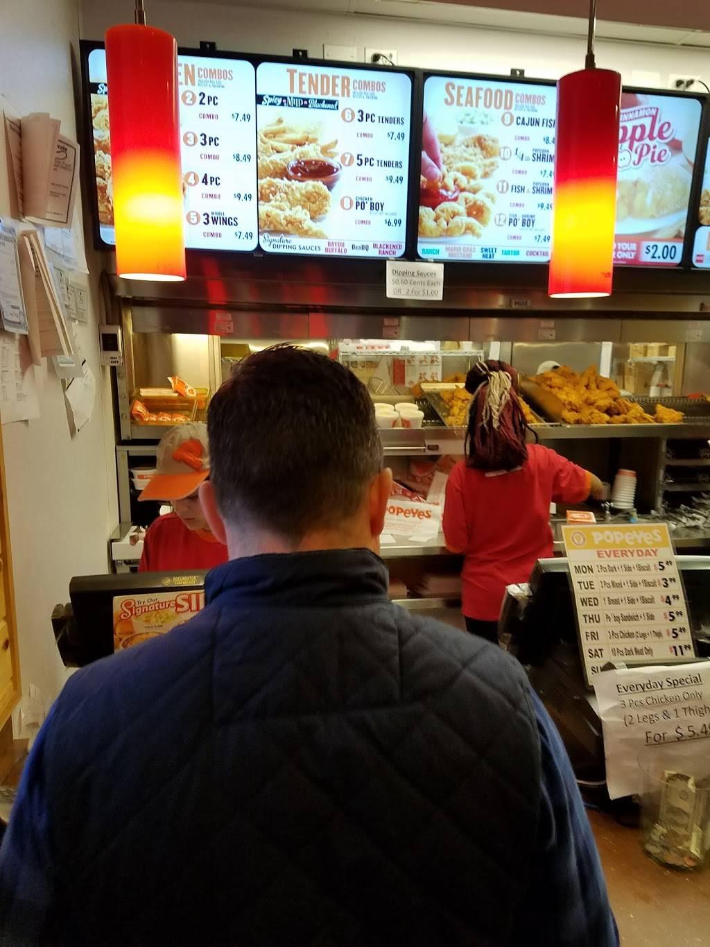 Popeyes Louisiana Kitchen | restaurant | 1251 S Halsted St, Chicago, IL 60607, USA | 3122437711 OR +1 312-243-7711