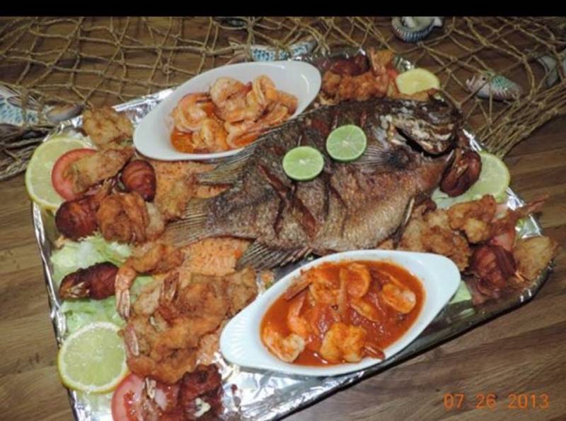 Las Islas Del Capitan | restaurant | 2560 W Indian School Rd, Phoenix, AZ 85017, USA | 6023476544 OR +1 602-347-6544