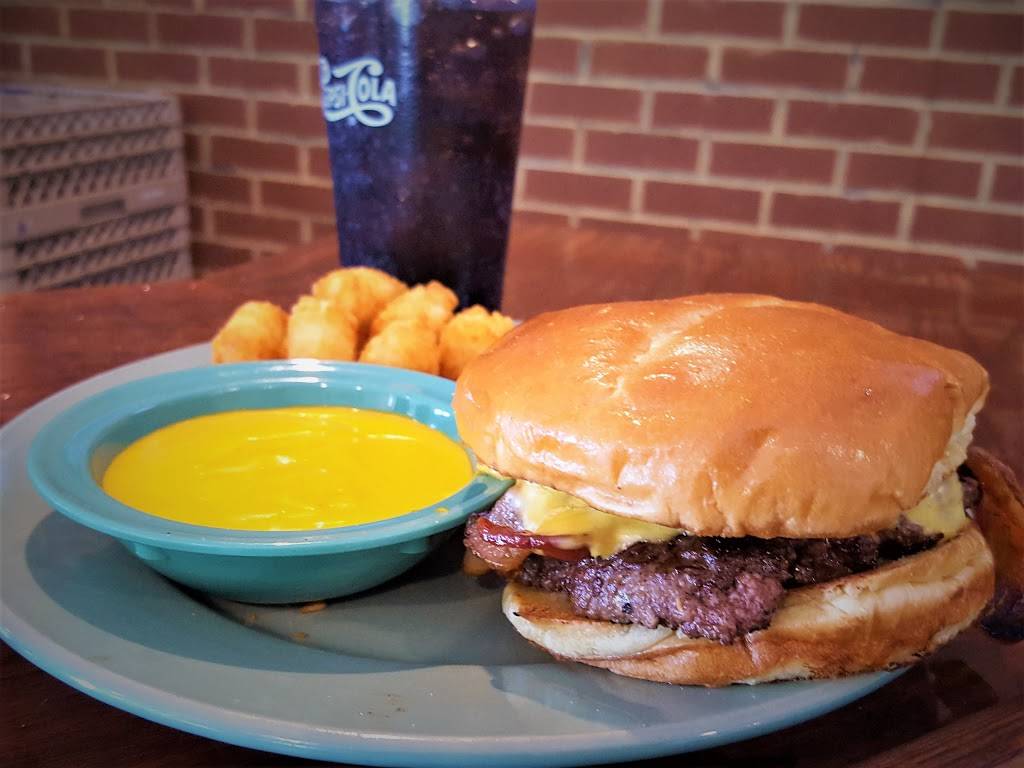 Blind Bills Restaurant | restaurant | 6724 White House Rd, Huddleston, VA 24104, USA | 5402976078 OR +1 540-297-6078