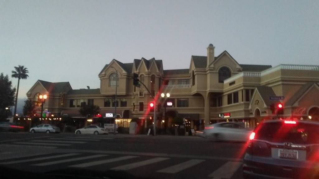 Chipotle Mexican Grill | restaurant | 18700 Ventura Blvd Ste 130, Tarzana, CA 91356, USA | 8185142844 OR +1 818-514-2844