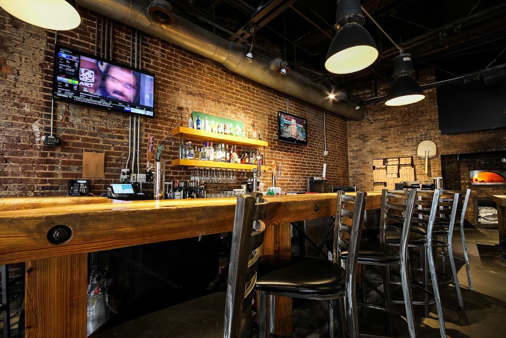 Maxs Coal Oven Pizzeria | restaurant | 300 Marietta St NW, Atlanta, GA 30313, USA | 4049742941 OR +1 404-974-2941