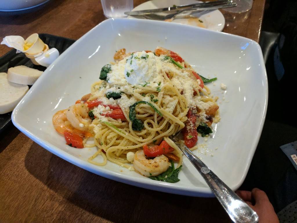 Frescos Euro Grille | restaurant | Ridley Heights Plaza, 100 4th Avenue Louth, St. Catharines, ON L2S 3P3, Canada | 9056878088 OR +1 905-687-8088