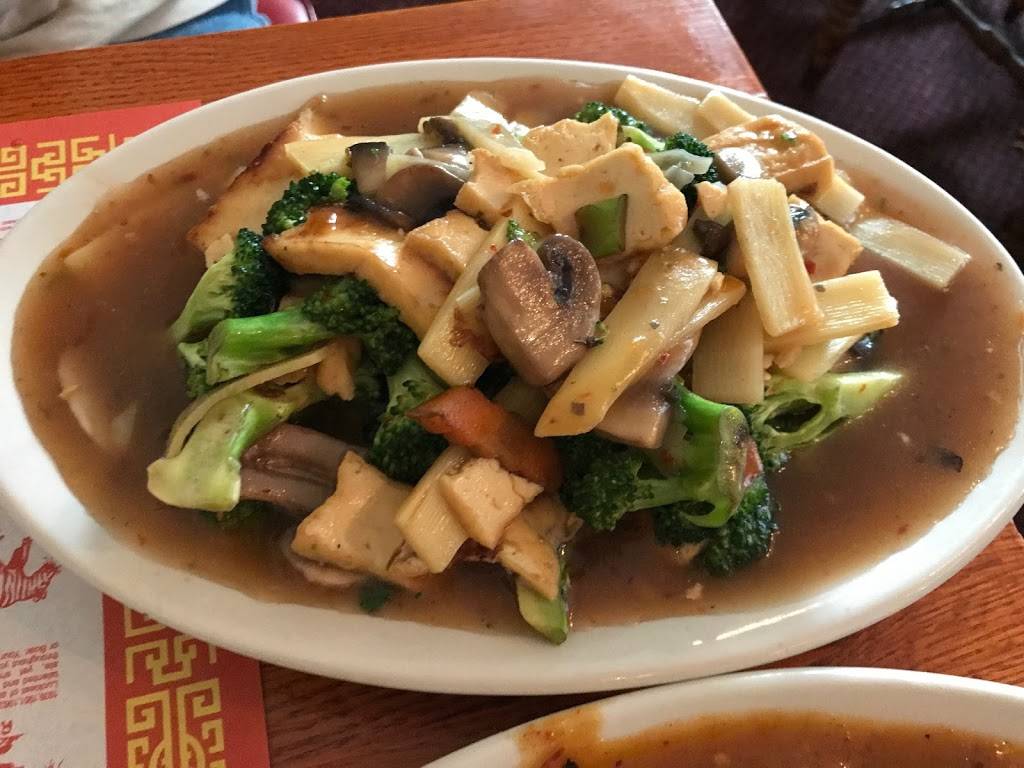 Vientiane Palace Restaurant | restaurant | 151 W Gorham St, Madison, WI 53703, USA | 6082552848 OR +1 608-255-2848