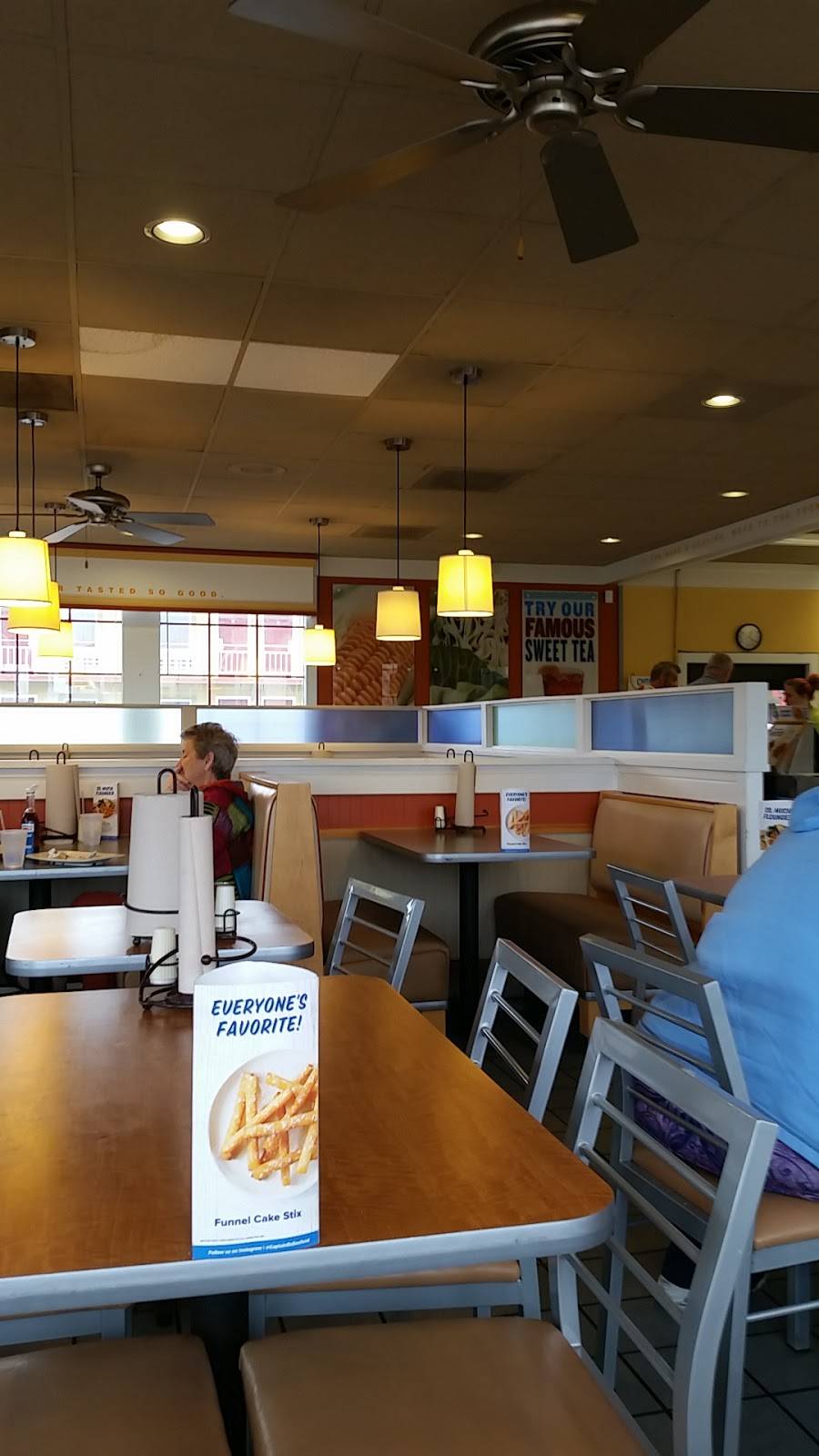 Captain Ds | restaurant | 437 N Green St, Henderson, KY 42420, USA | 2708261929 OR +1 270-826-1929