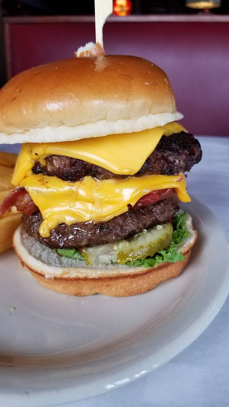 Codys Original Roadhouse | restaurant | 39870 US-19, Tarpon Springs, FL 34689, USA | 7279371022 OR +1 727-937-1022