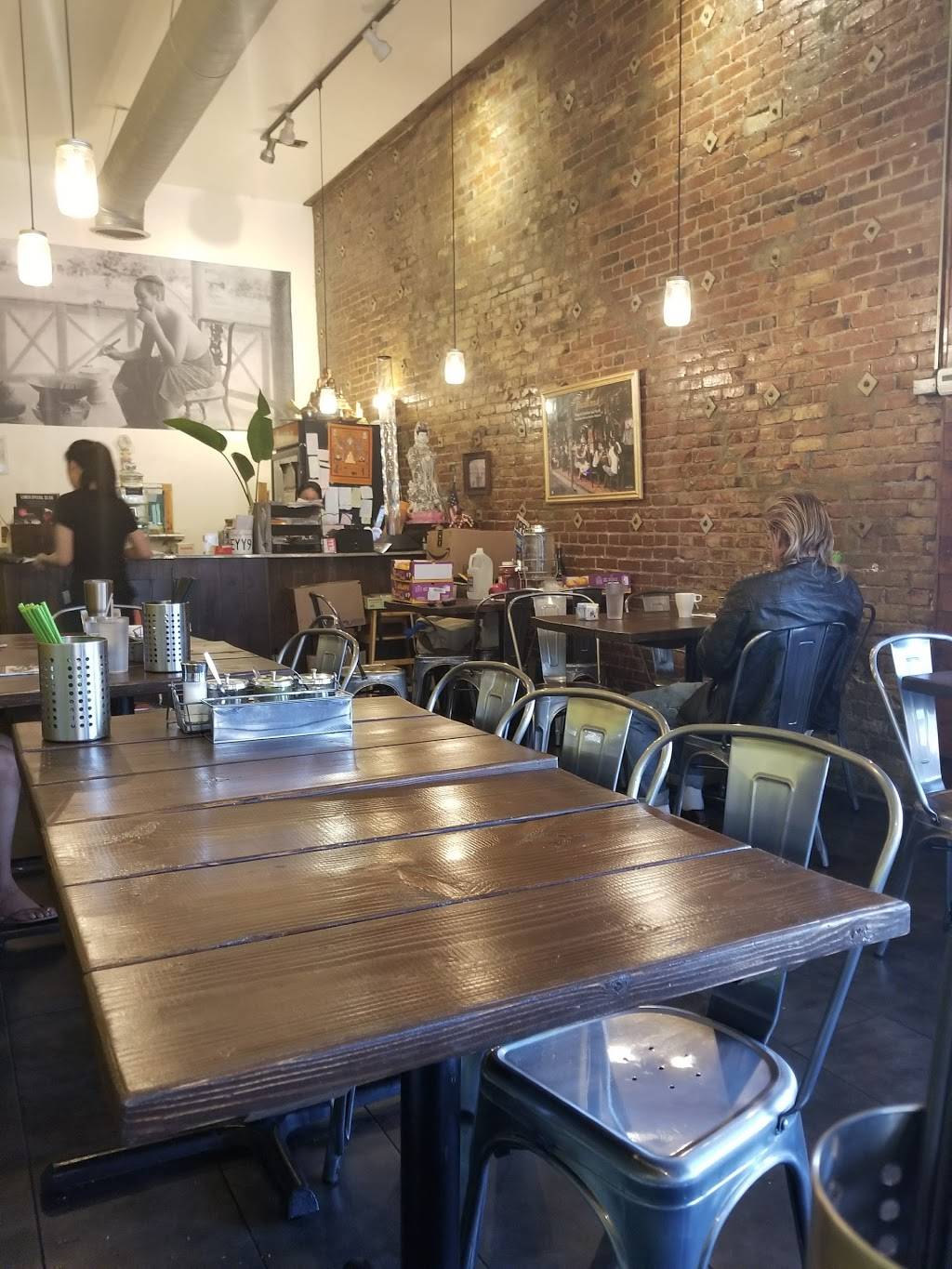 Boran Thai Restaurant | restaurant | 3405 5401, Hollywood Blvd, Los Angeles, CA 90027, USA | 3234698883 OR +1 323-469-8883