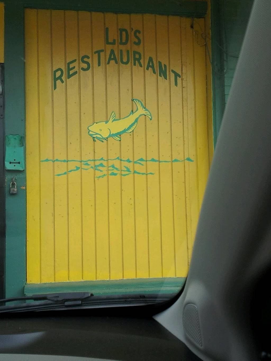 L D Restaurant & Lounge | restaurant | 1422 Thomas St, Memphis, TN 38107, USA | 9015256248 OR +1 901-525-6248