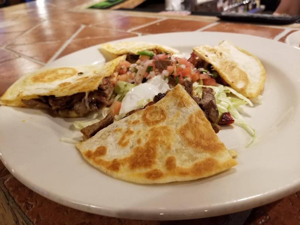 Rocas Mexican Grill | restaurant | 30 Nitro Market Pl, Charleston, WV 25313, USA | 3047690404 OR +1 304-769-0404