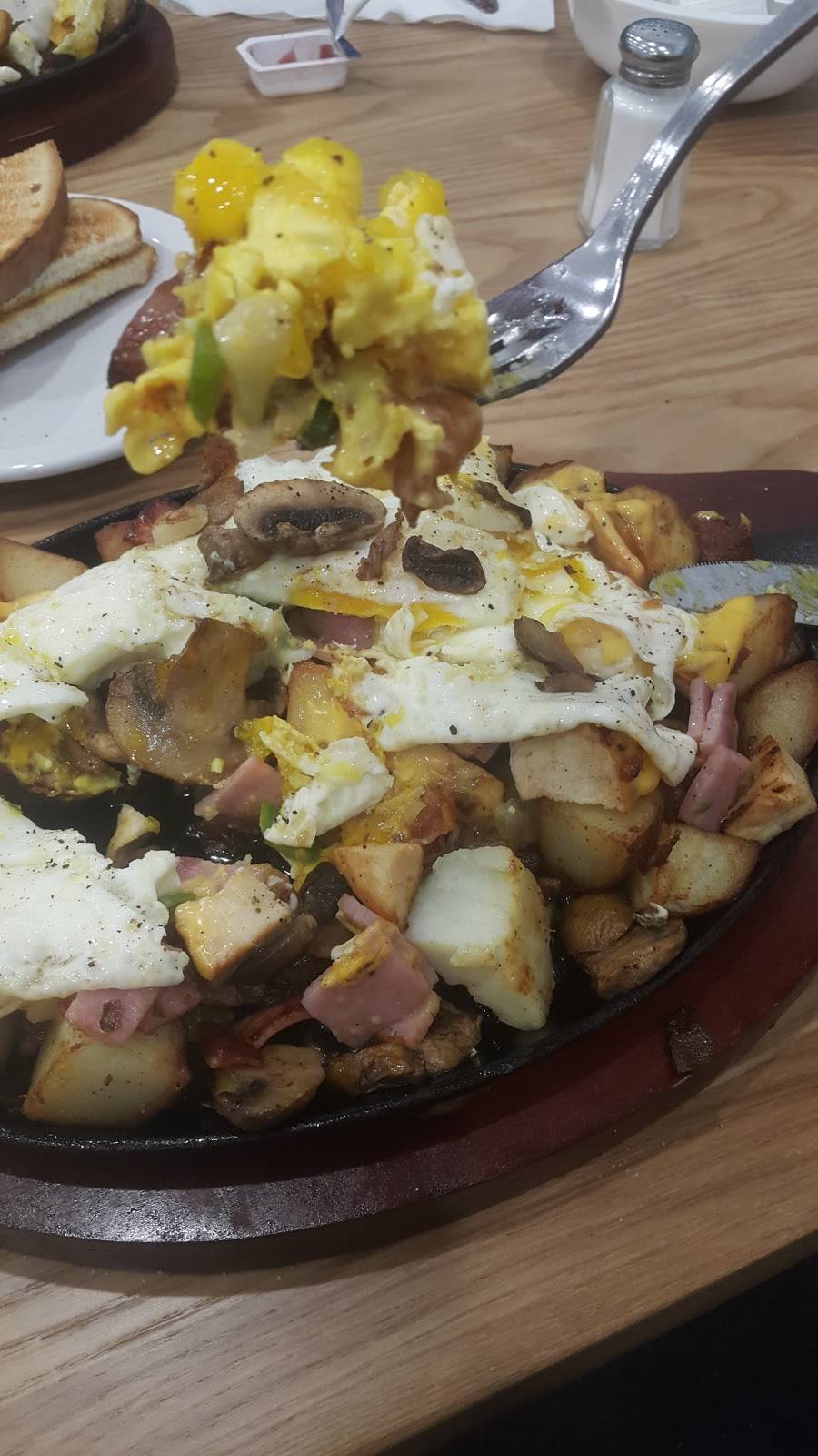 Meet & Eat | restaurant | 9124 Seminole Blvd, Seminole, FL 33772, USA | 7272026172 OR +1 727-202-6172