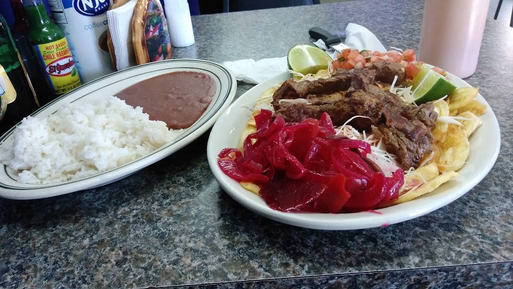 El Rincon Catracho | restaurant | 1352 Henderson Ave, Des Moines, IA 50316, USA | 5158033382 OR +1 515-803-3382