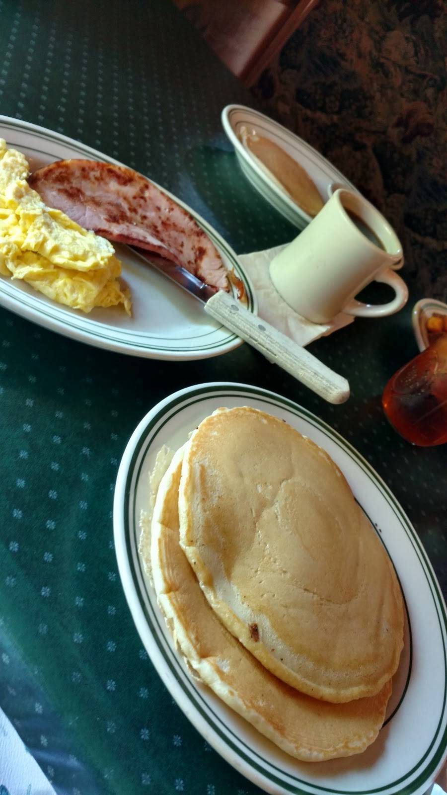 Hillbillys Restaurant | restaurant | 3275 Wears Valley Rd, Sevierville, TN 37862, USA | 8654464732 OR +1 865-446-4732