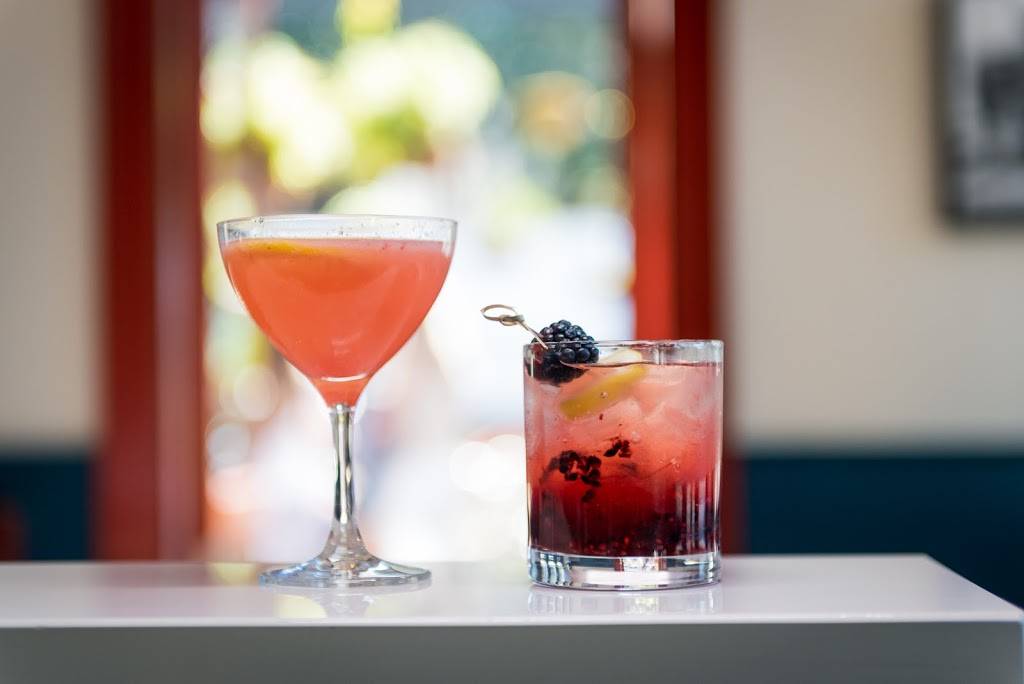 Copper Vine | restaurant | 1001 Poydras St, New Orleans, LA 70112, USA | 5042089535 OR +1 504-208-9535