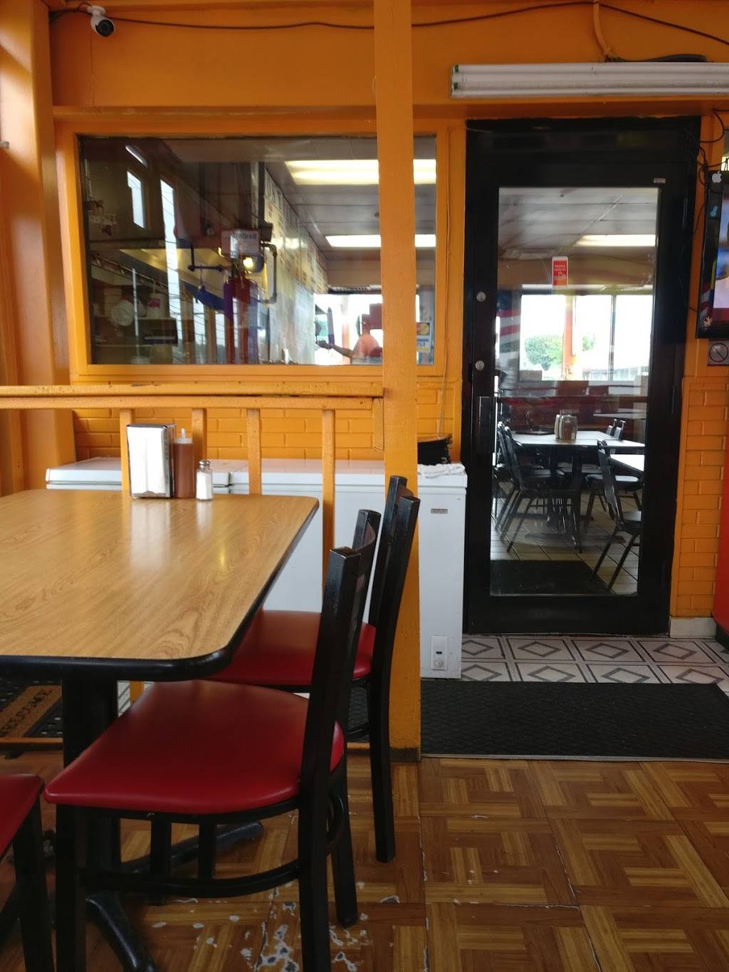 Tacos Y Mariscos El Amigo | restaurant | 3901 Nolensville Pike, Nashville, TN 37211, USA | 6158336434 OR +1 615-833-6434