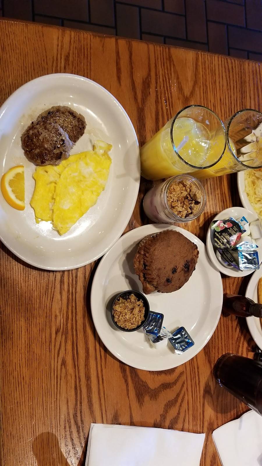 Cracker Barrel Old Country Store | restaurant | 6233 Heimos Industrial Park Dr, St. Louis, MO 63129, USA | 3144168880 OR +1 314-416-8880