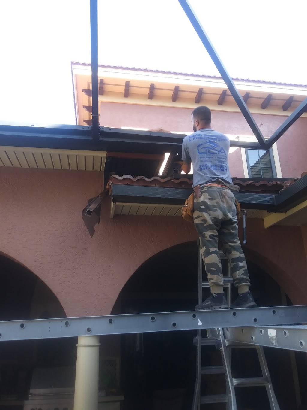 Starbucks | cafe | 10010 University Plaza Dr #100, Fort Myers, FL 33913, USA | 2394379214 OR +1 239-437-9214