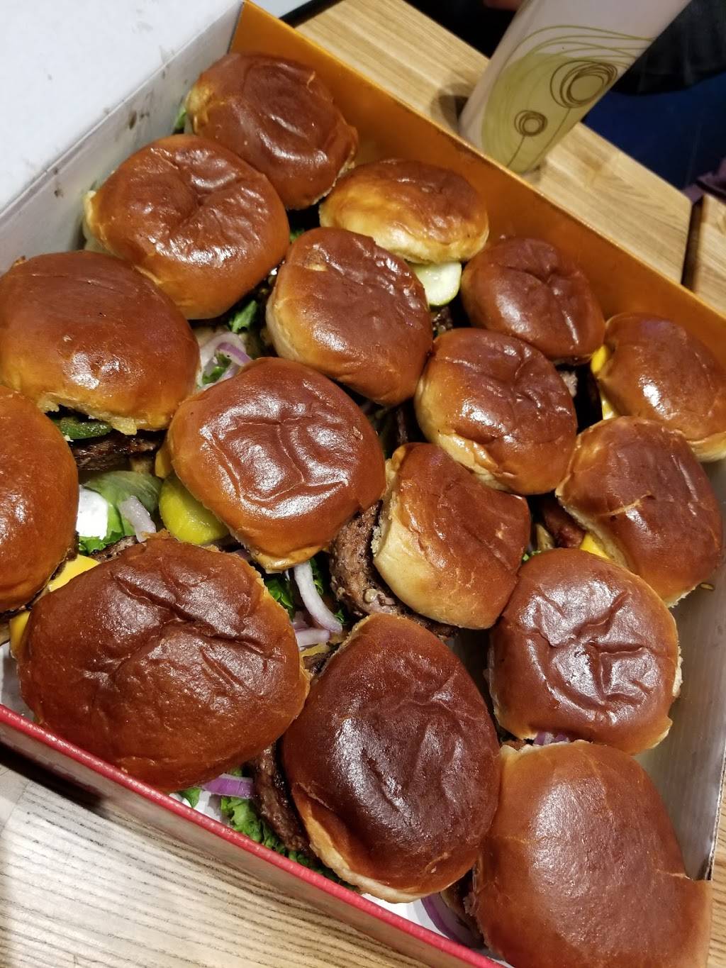 BurgerIM | restaurant | 3041 Butterfield Rd Ste E111, Oak Brook, IL 60523, USA | 6309087742 OR +1 630-908-7742