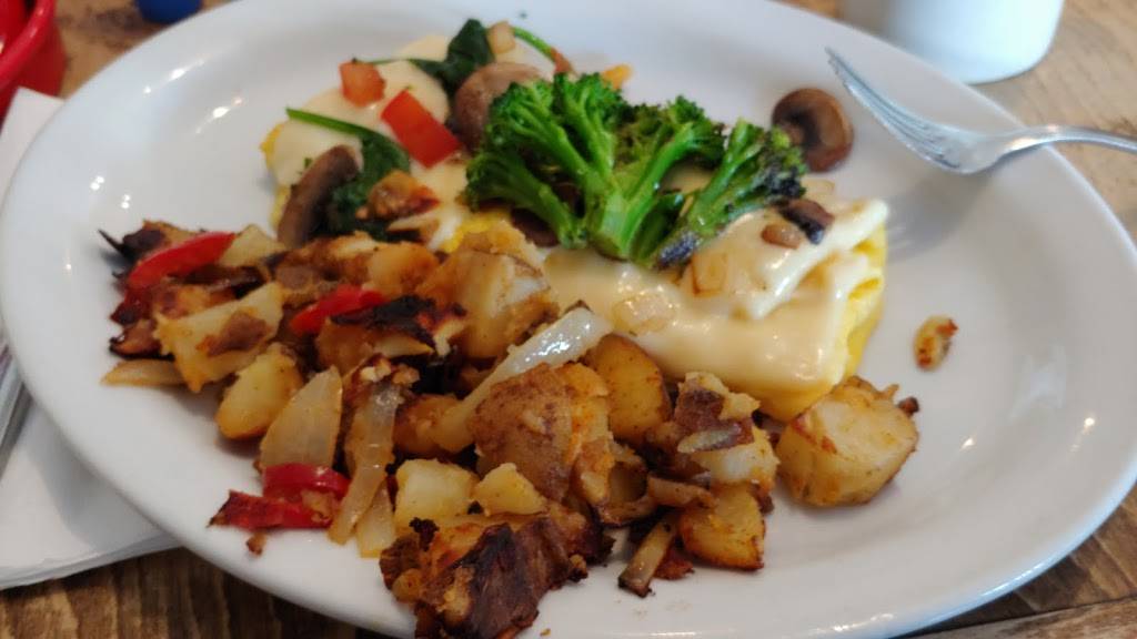 The Egg House | restaurant | 1470 E Los Angeles Ave, Simi Valley, CA 93065, USA | 8055263305 OR +1 805-526-3305