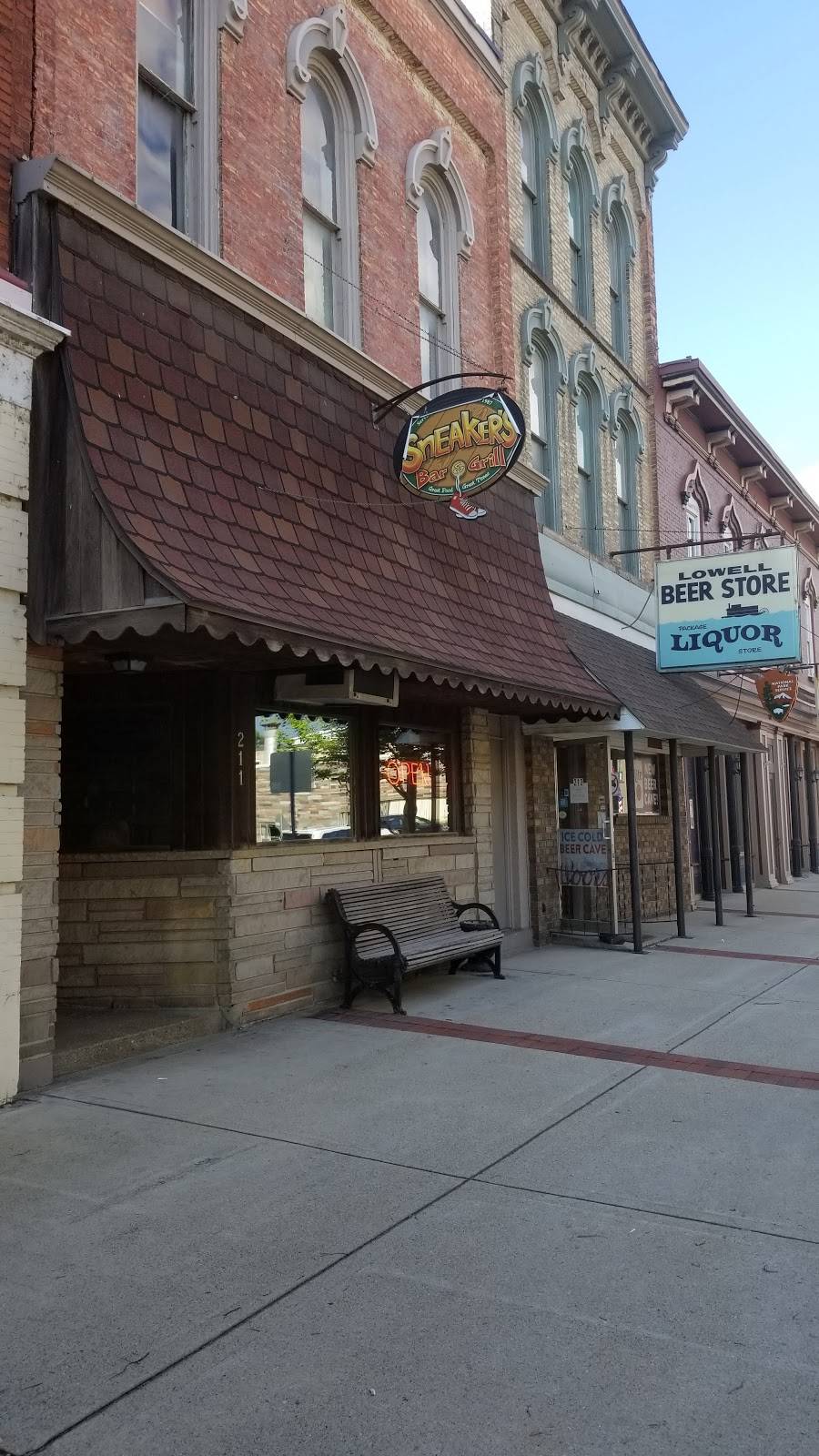 Sneakers | restaurant | 211 E Main St, Lowell, MI 49331, USA | 6168976746 OR +1 616-897-6746