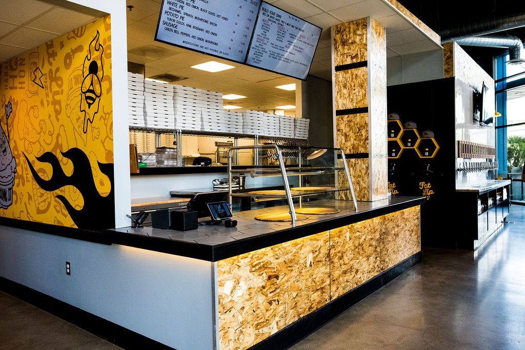 Fat Lip Pizza & Beer | restaurant | 420 N Main St Ste 107, Corona, CA 92880, USA | 9512561585 OR +1 951-256-1585