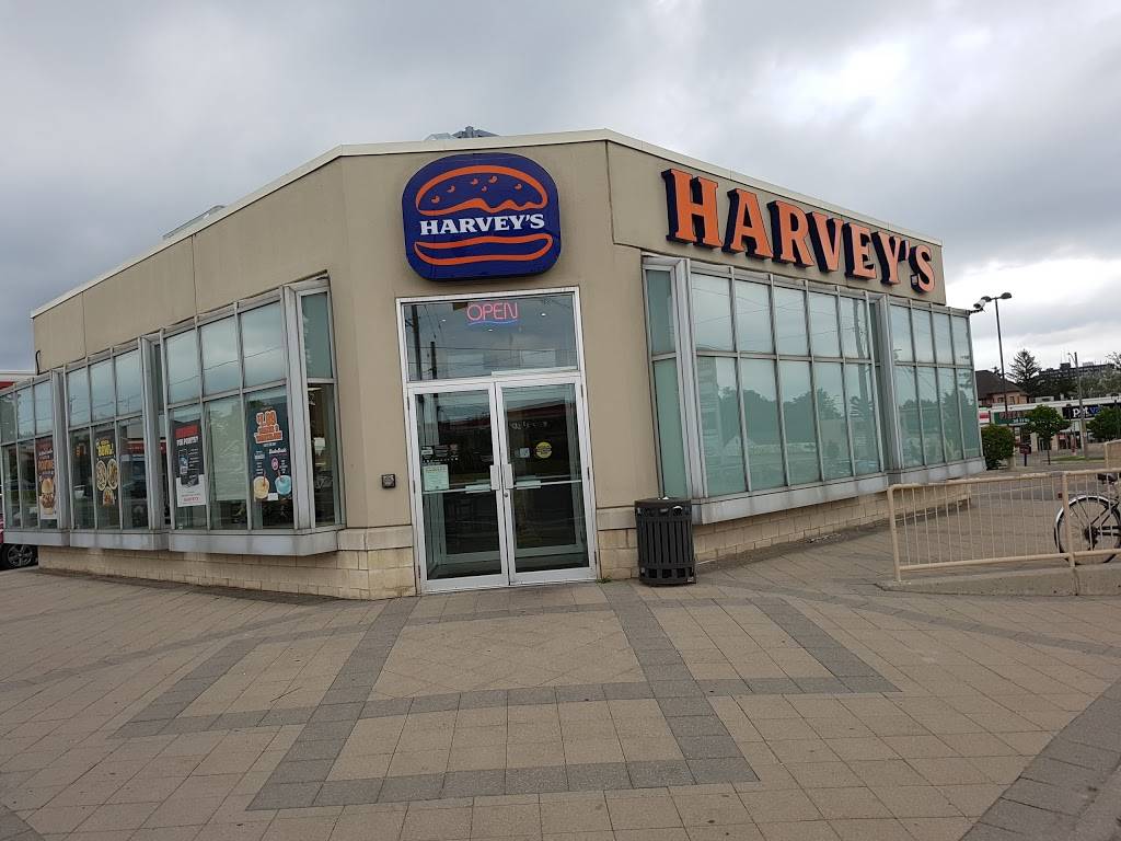 Harveys | restaurant | 2 Warren Ave, Oshawa, ON L1J 0A1, Canada | 9057203113 OR +1 905-720-3113