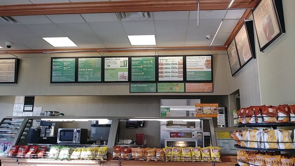 Subway Restaurants | restaurant | Nicholls Rd & Long Island Expy Space #5, Holtsville, NY 11742, USA | 6316541462 OR +1 631-654-1462