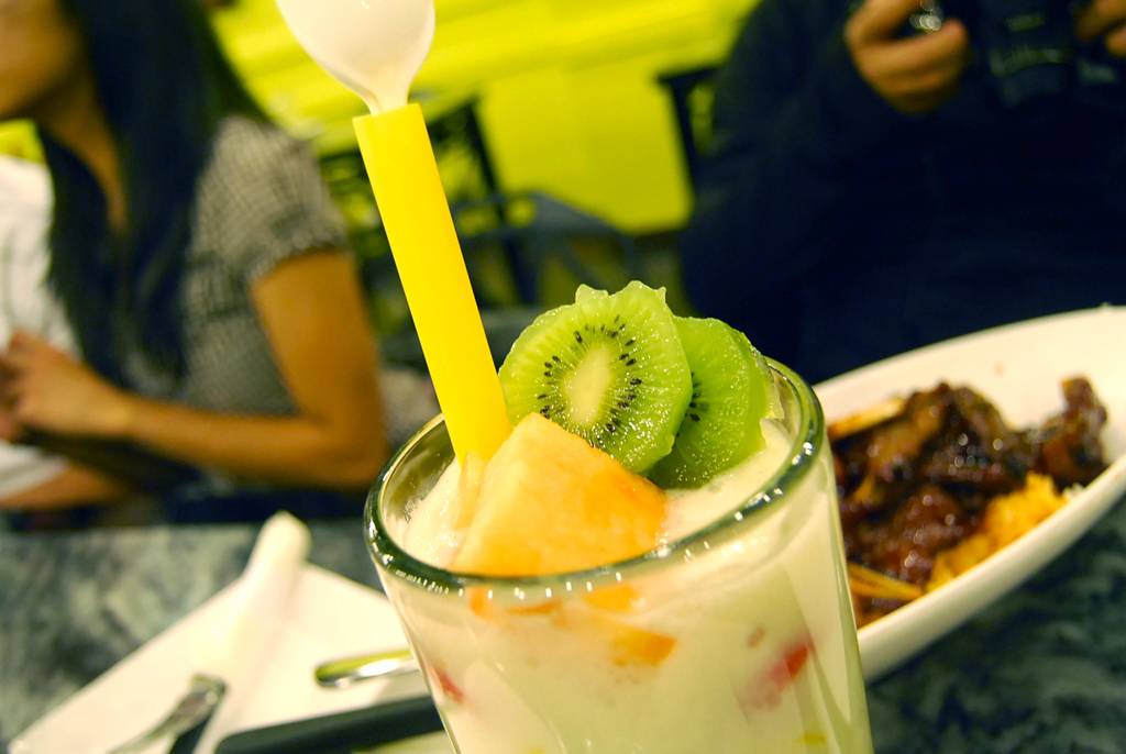 Joy Yee | restaurant | 1335 S Halsted St, Chicago, IL 60607, USA | 3129972128 OR +1 312-997-2128